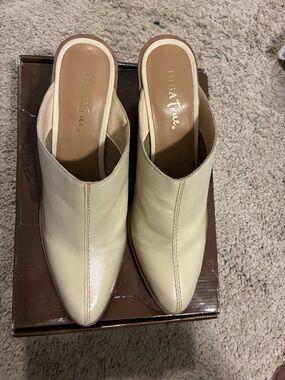 Diba True Cream Leather Pointed Mule